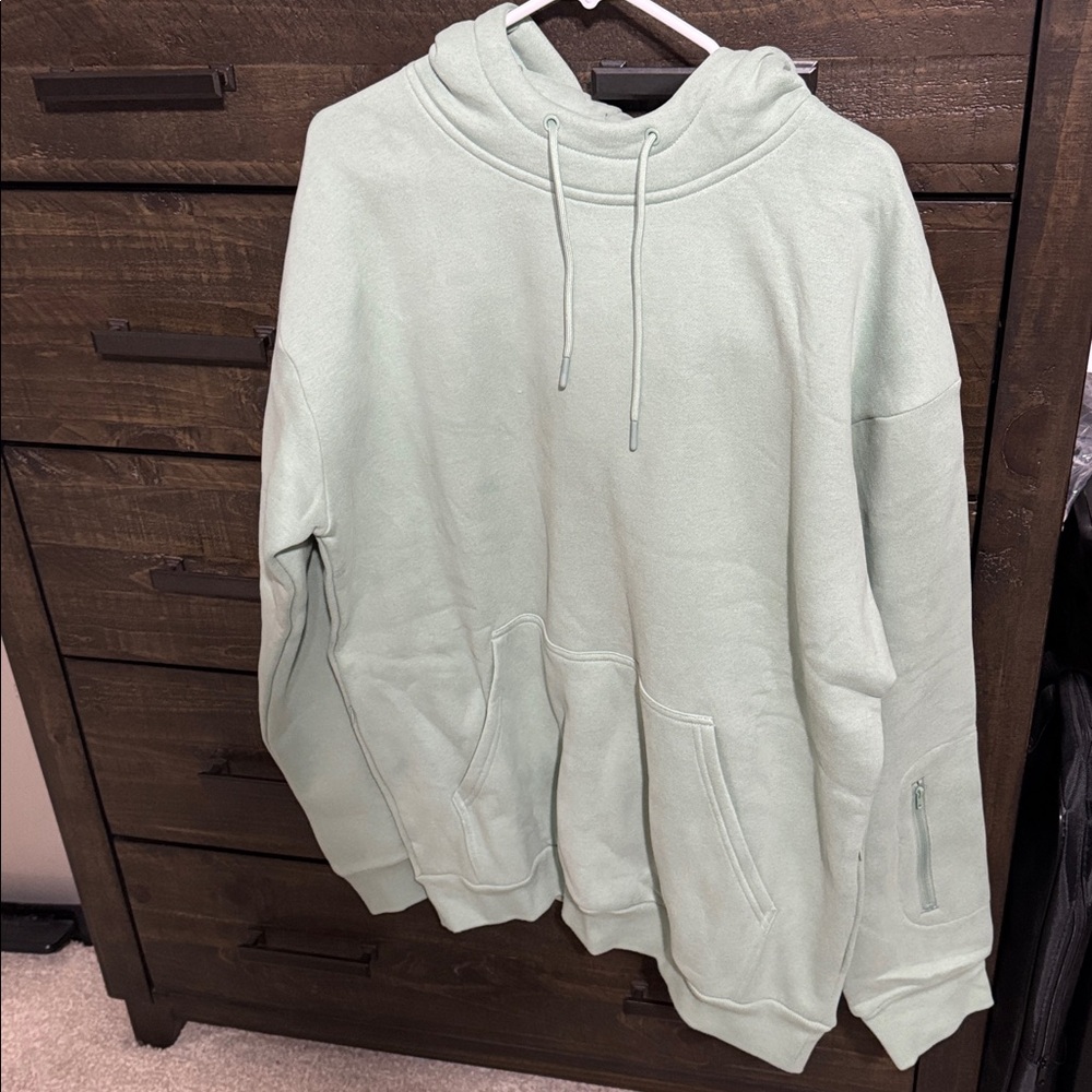 Men's Mint Green Pullover Hoodie - Classic Casual Sweatshirt